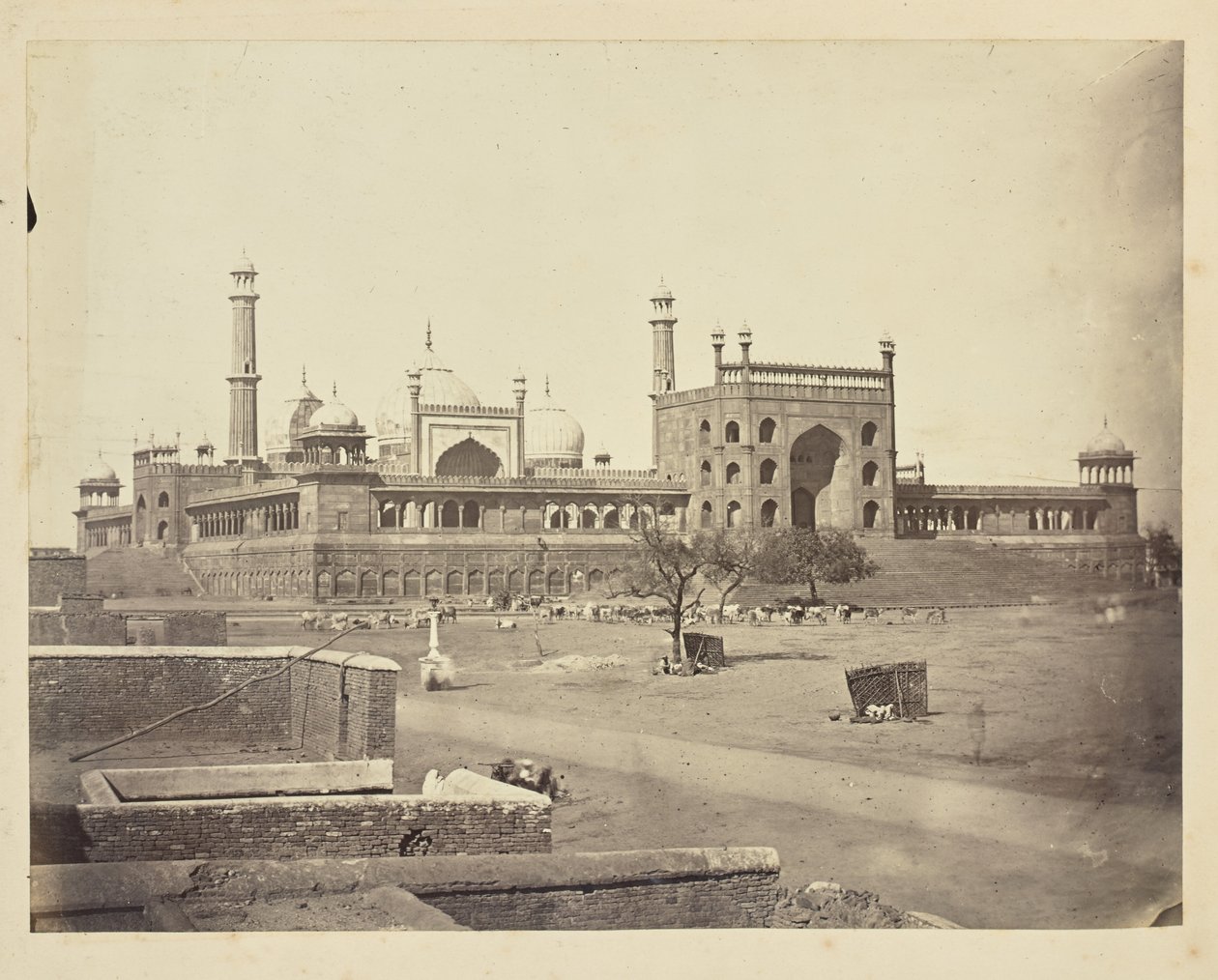 [Udvendigt billede af Jama Masjid, Fatehpur Sikri]. af Unknown artist