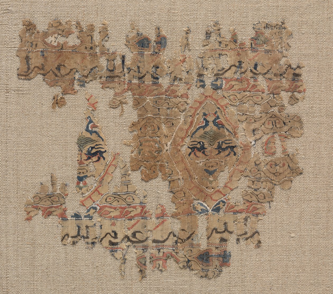 Fragment af tekstil i Tiraz-stil af Unknown artist