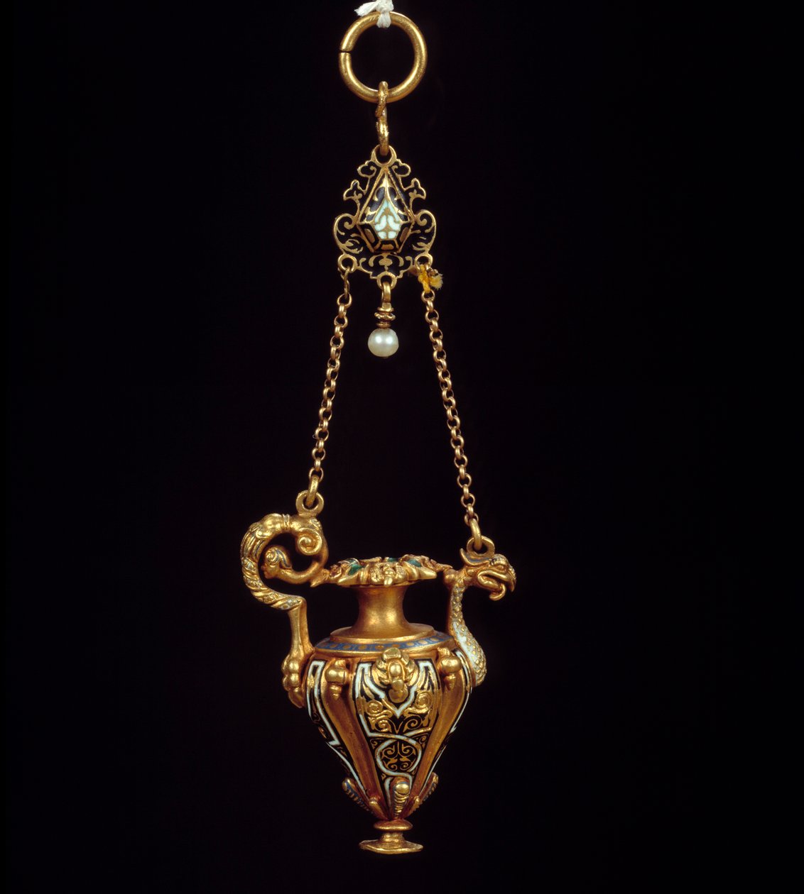 Guld emalje vedhæng i form af en urne. 1560 Paris, Musée du Louvre af Unknown artist