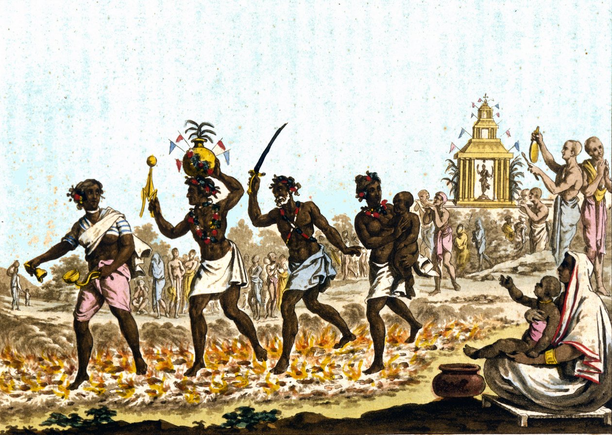 Indien. Fakirer, der går på glødende kul. 1800-tals gravering. af Unknown artist