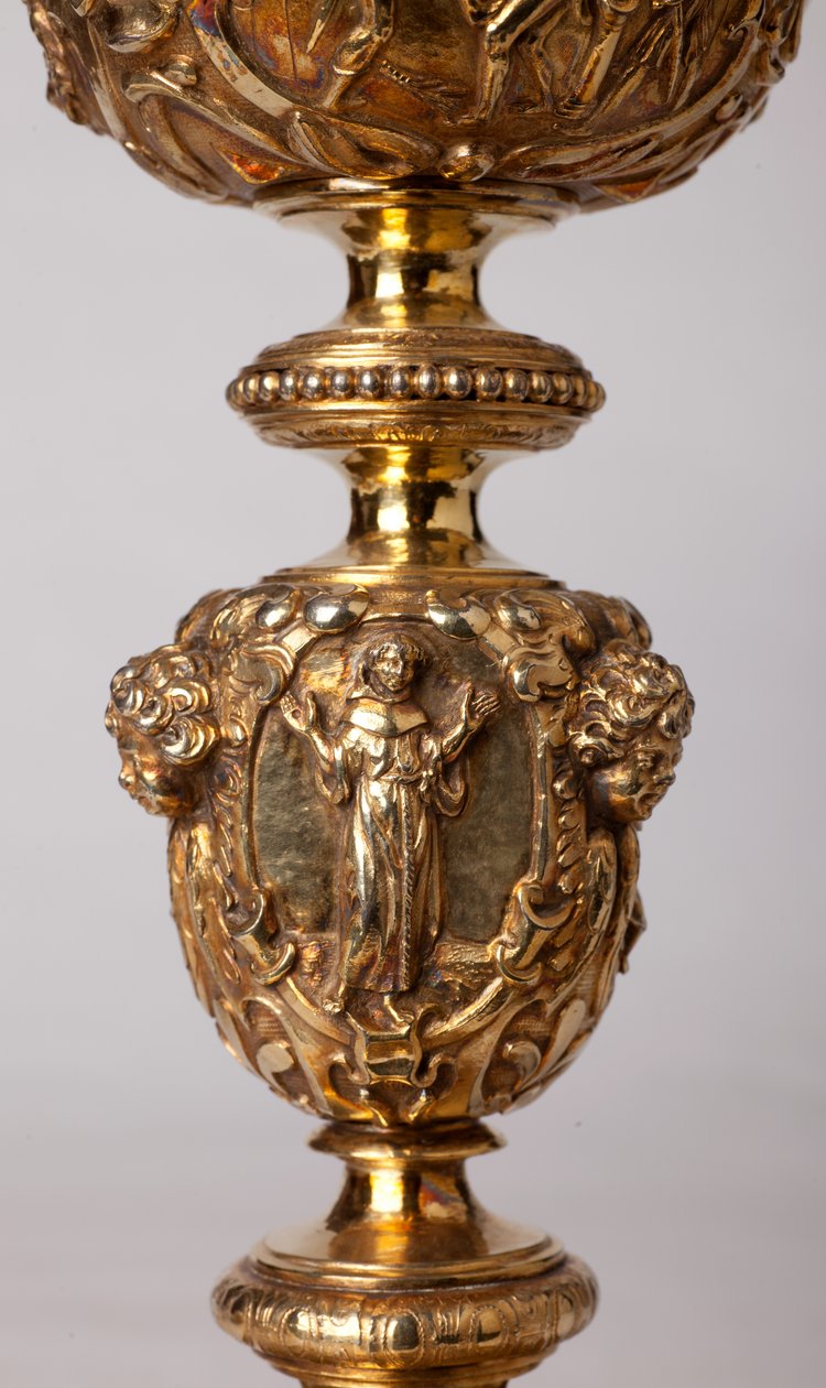 Metalsmedning. Kalk. Gave fra kaniken A. Le Vaillant de la Bassarderie, dekan for katedralkapitlet 1726 til 1758. 1700-tallet. Detalje. af Unknown artist