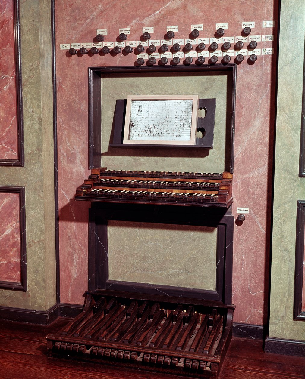 Orgel fra Marienkirche-kirken, Bonn, Tyskland, som Ludwig van Beethoven (1770-1827), tysk komponist, plejede at spille som barn) Musee Beethoven, Bonn af Unknown artist