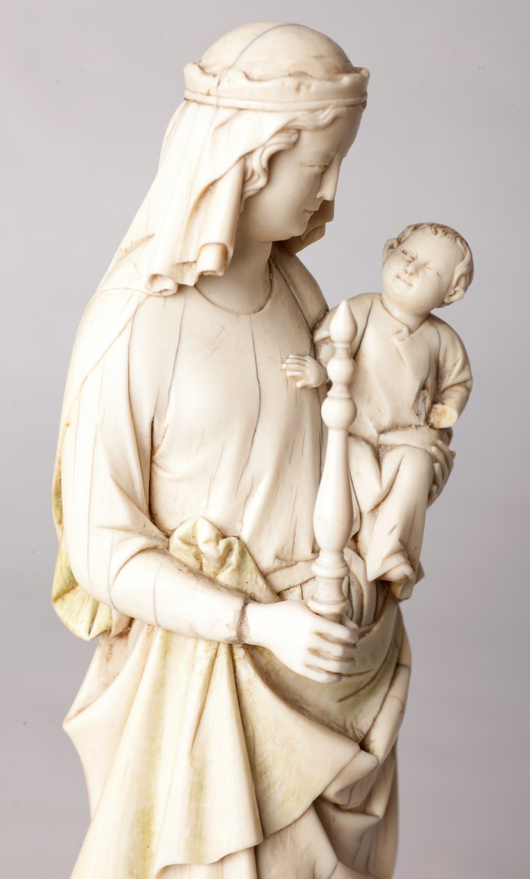 Statue. Madonna og barn. Gave fra Mgr. Cantineau, dekan for katedralkapitlet. Elfenben. 13. århundrede. Detalje, buste. af Unknown artist