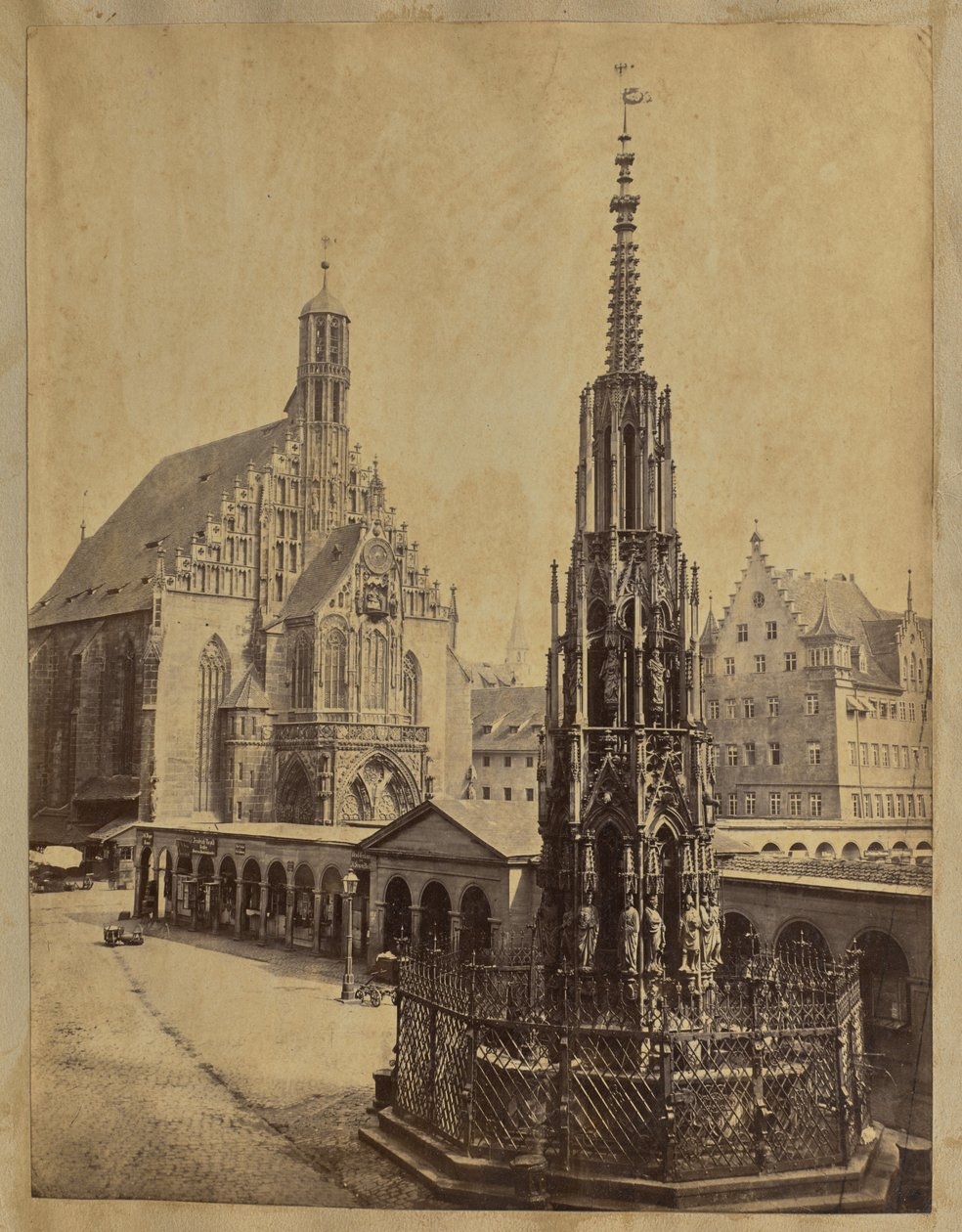 [Frauenkirche og Schöner Brunnen, Nürnberg]. af Unknown artist