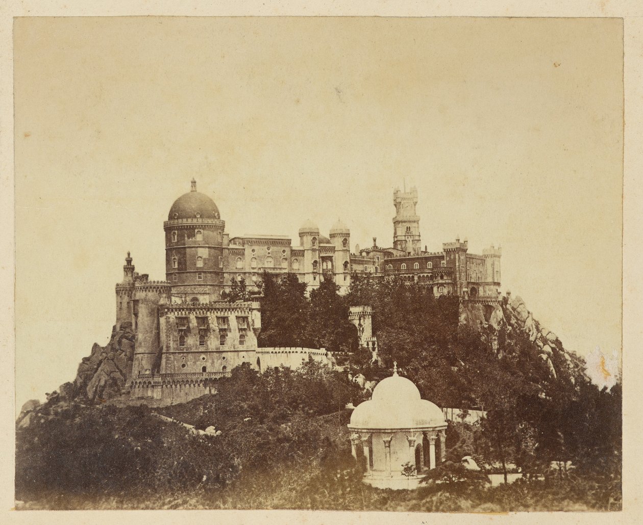 [Udsigt over Palácio da Pena, Portugal]. af Unknown artist