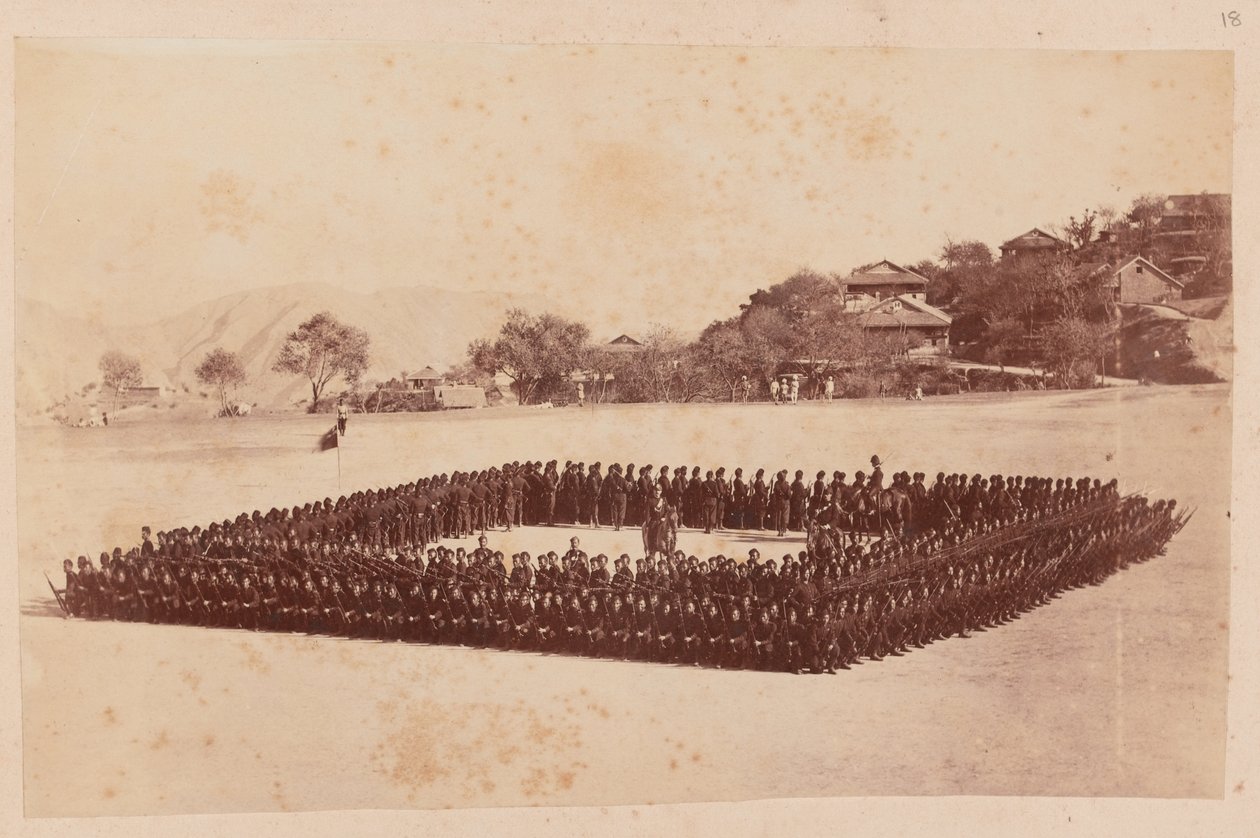 4. Gurkha (riffel) regiment dannet i firkant af Unknown photographer