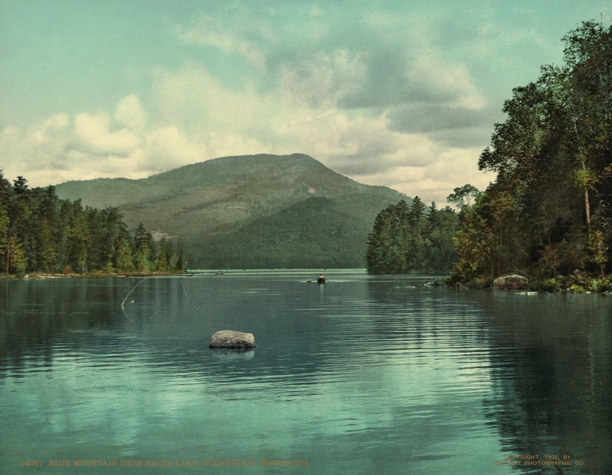 Blue Mountain fra Eagle Lake, Adirondack-bjergene, ca. 1902 af Unknown photographer