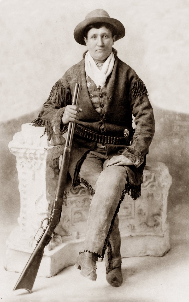 Calamity Jane with Her Rifle: Vintage fotografi af den berygtede grænsekarakter Calamity Jane (Martha Jane Cannary, ca. 1850 af Unknown photographer
