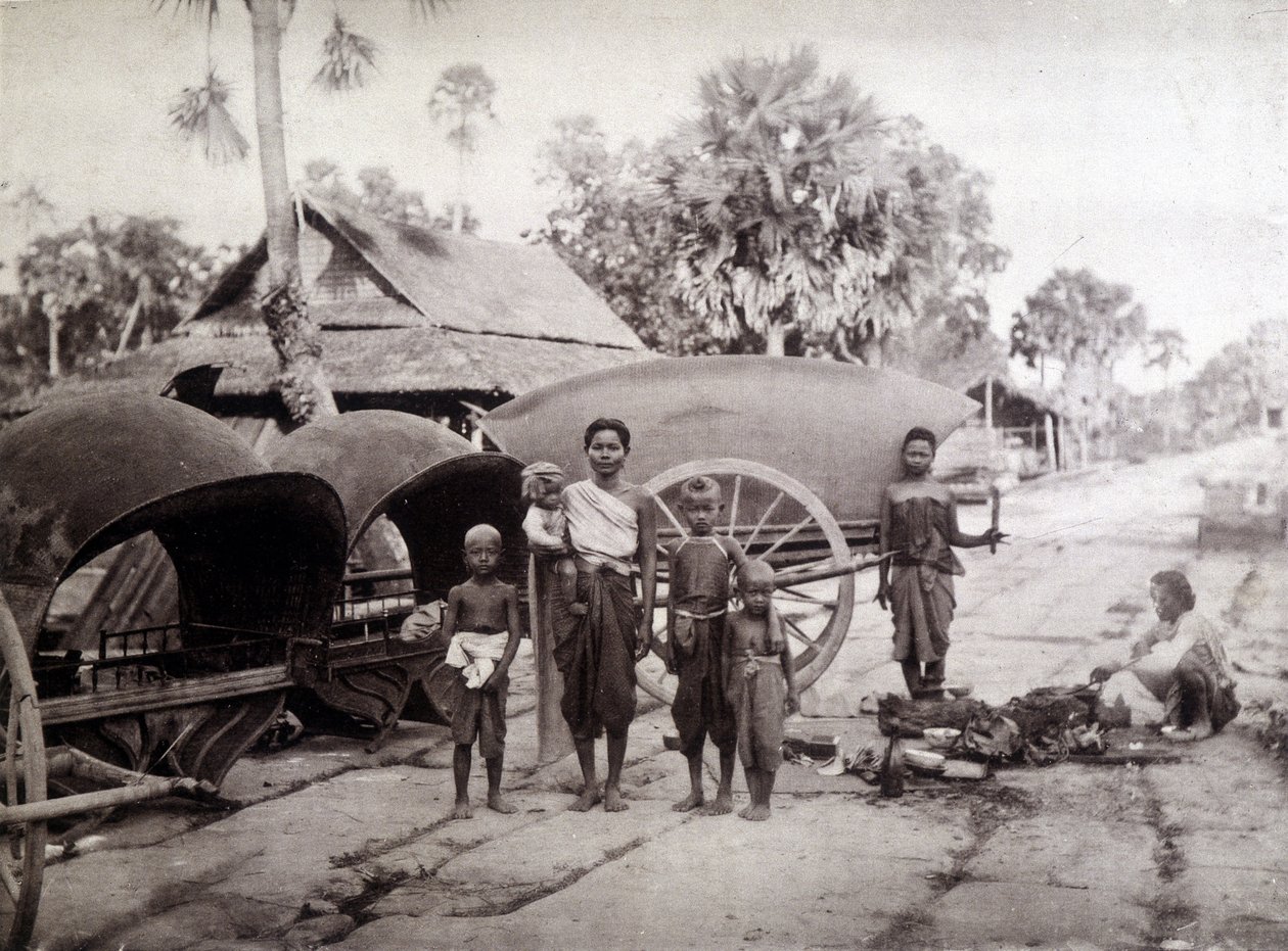 Cambodjanere på Angkor Vat Road af Unknown photographer