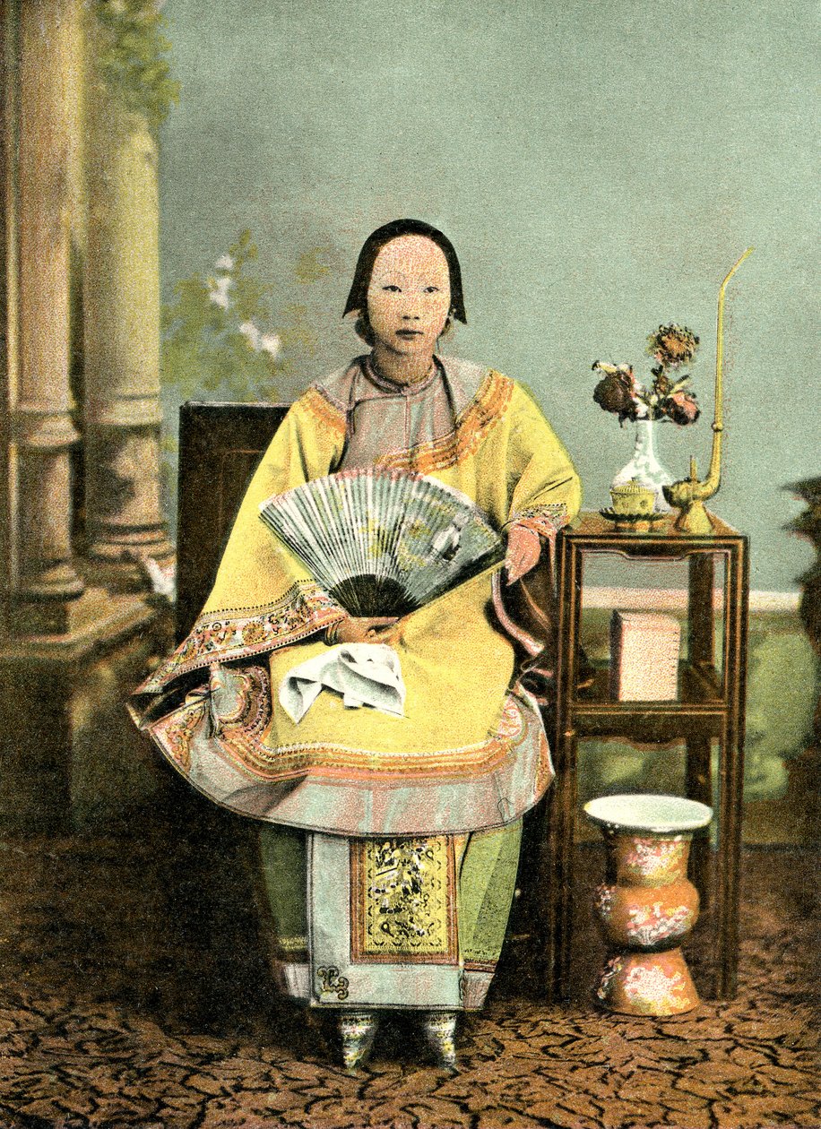 Kinesisk dame med bundne fødder, begyndelsen af det 20. århundrede (postkort) af Unknown photographer