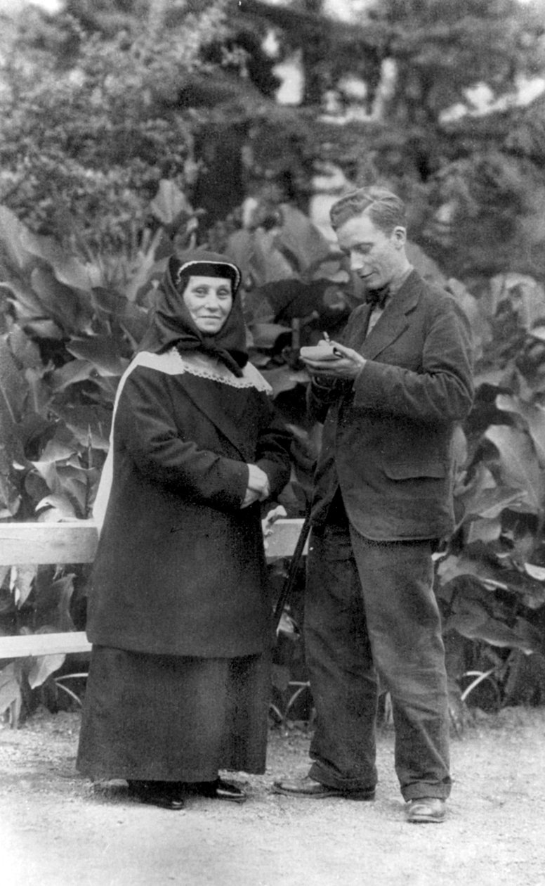 Ekaterina Gavrilovna Gueladze - Stalins mor, interviewet af den amerikanske journalist Knickerboker af Unknown photographer