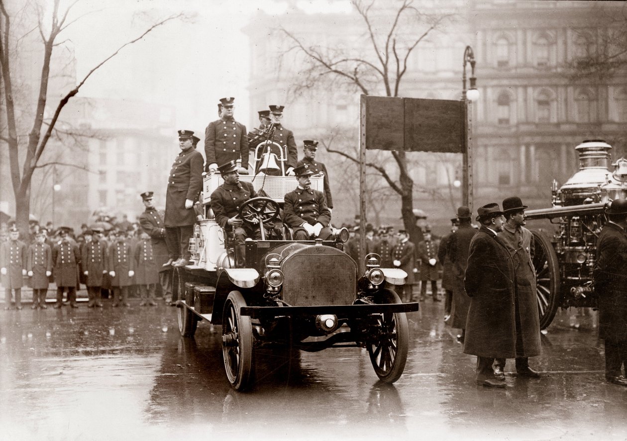 Brandvæsenet udstyres med nye brandpumper og køretøjer, New York 1913. Fotografering. af Unknown photographer