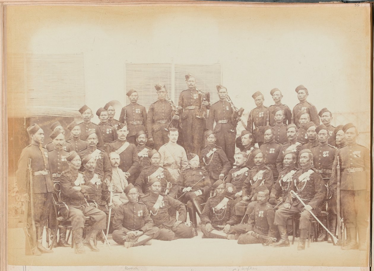 Gurkha underofficerer og riffelmand fra 4. Gorkha (riffel) regiment af Unknown photographer