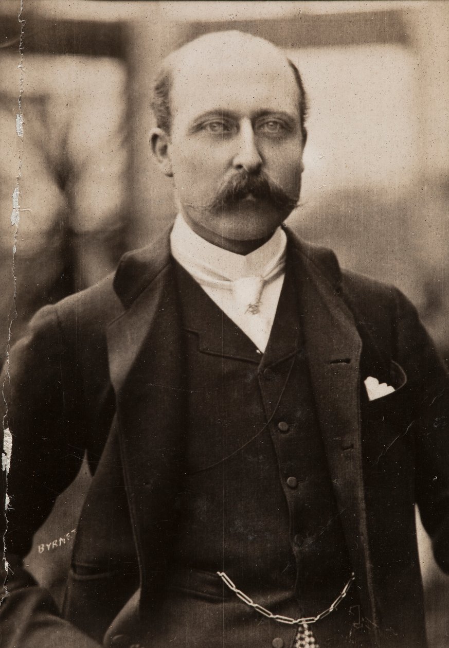 Halvlangt portræt af hertug Arthur William Connaught, søn af dronning Victoria af Storbritannien af Unknown photographer