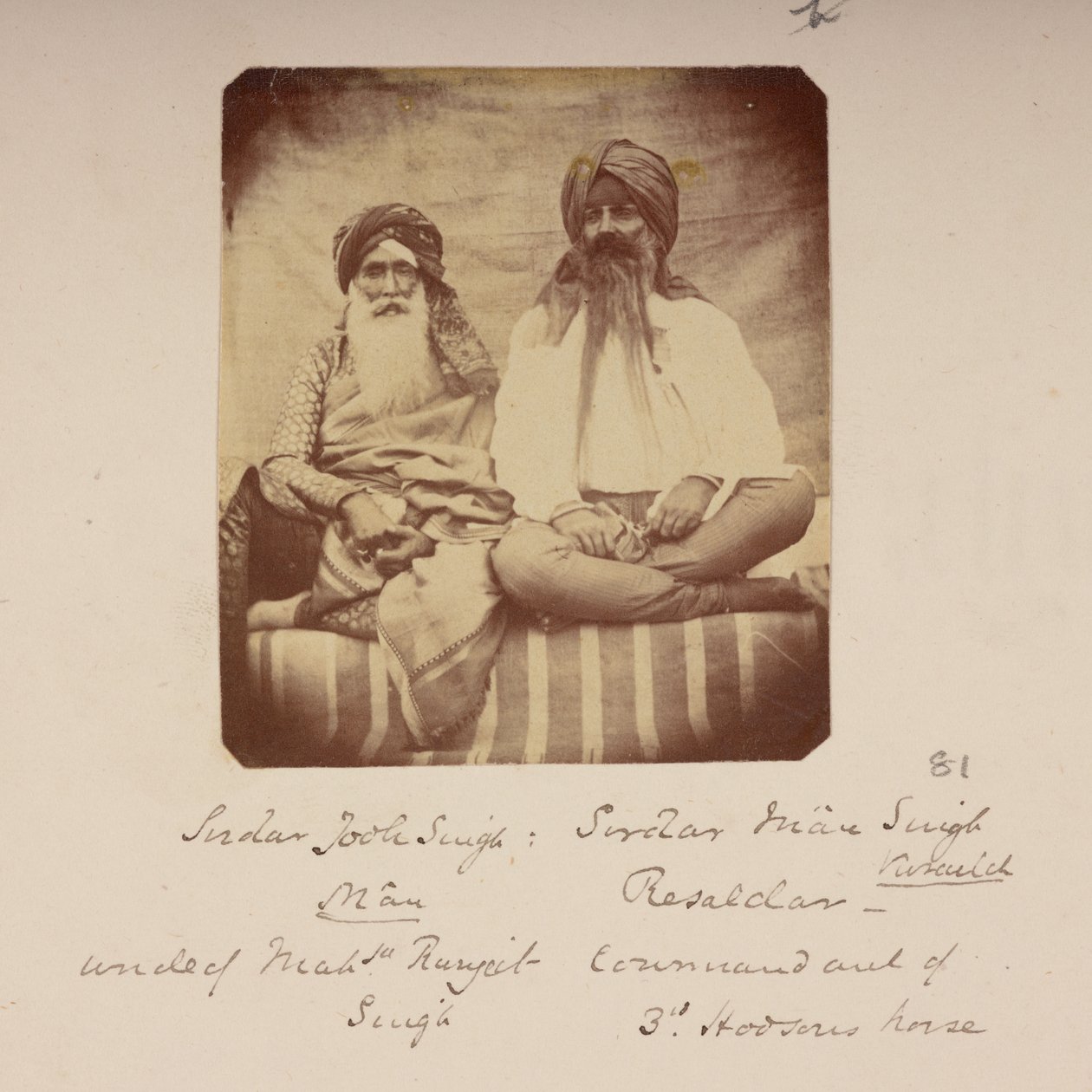 Overhoveder fra Ranjit Singhs hjemby: hans onkel, Jodh Singh Mann (til venstre), og Man Singh Vuraich, Gujranwala, ca. 1860 (s/h-foto) af Unknown photographer
