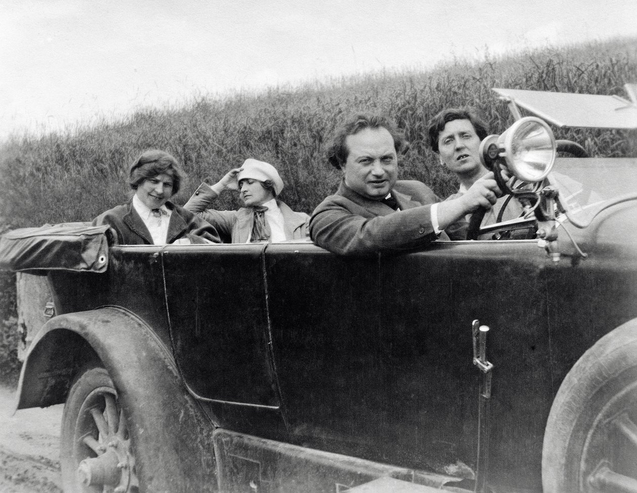 Helene Berg, Alma Mahler, Franz Werfel og Alban Berg fotograferet i bil af Unknown photographer