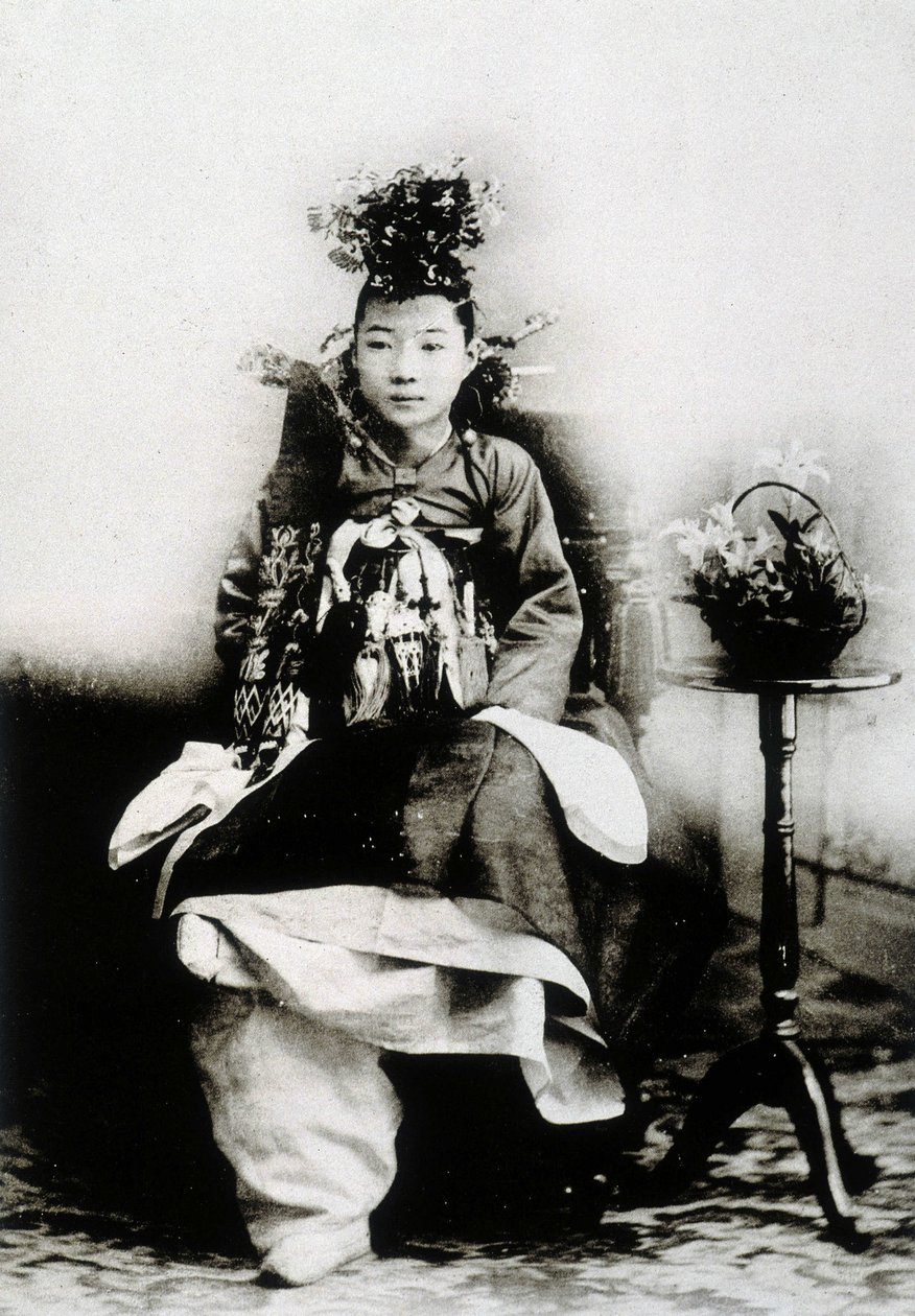 Koreansk kvinde i traditionel brudekjole af Unknown photographer