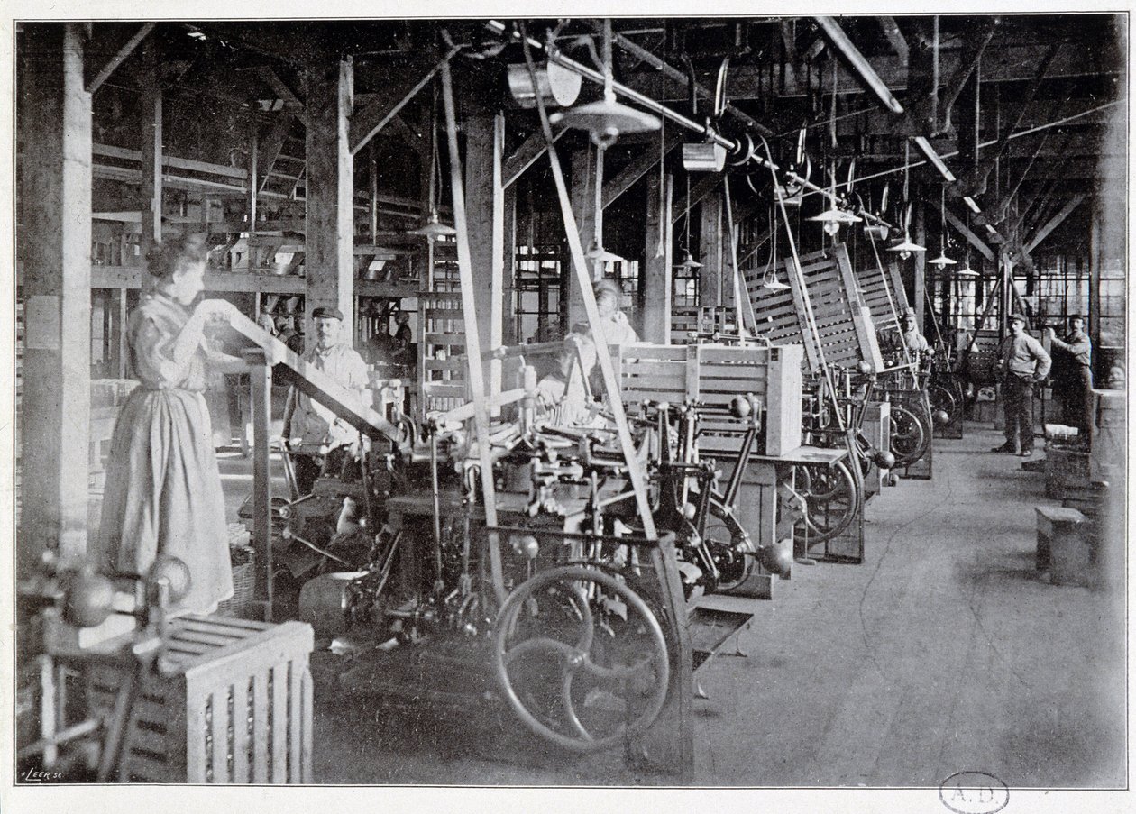 Fremstilling af emballage på Van Houten chokoladefabrikken - fotografering, slutningen af 1800-tallet af Unknown photographer