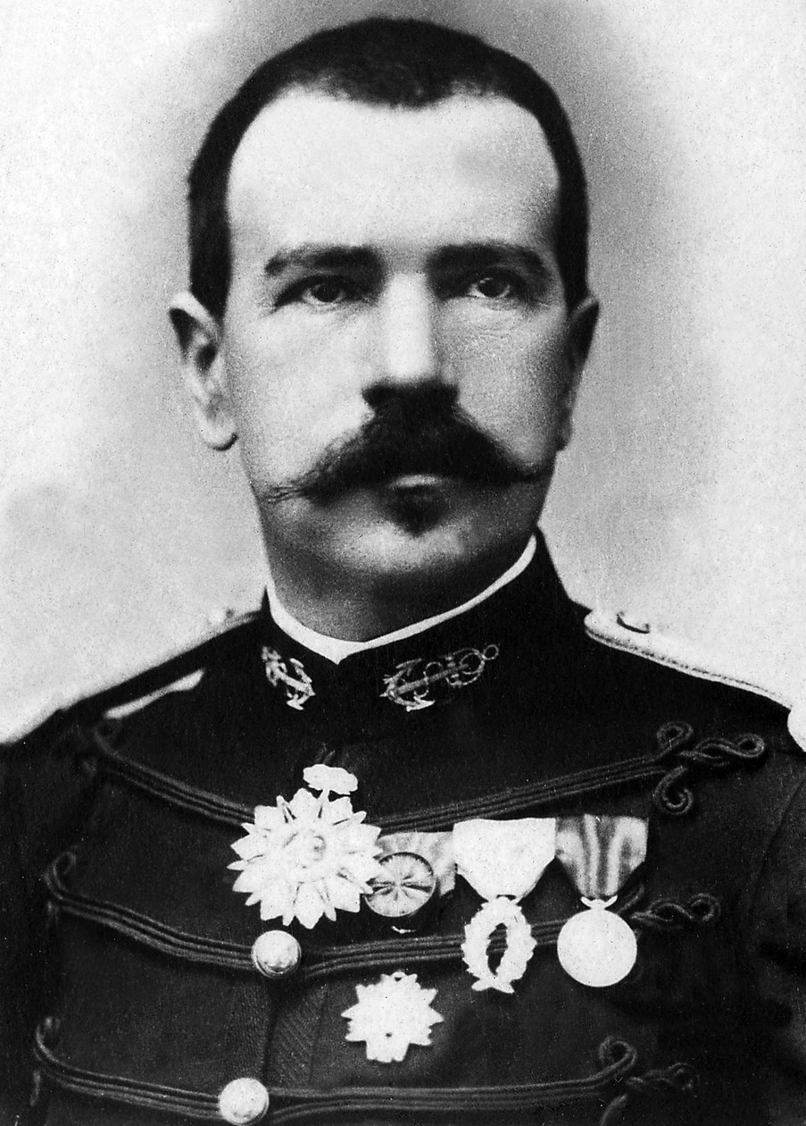 Portræt af Parfait Louis (Perfect-Louis) Monteil (1855-1925), løjtnant, oberst for marineinfanteriet og opdagelsesrejsende i Afrika og Indokina. af Unknown photographer