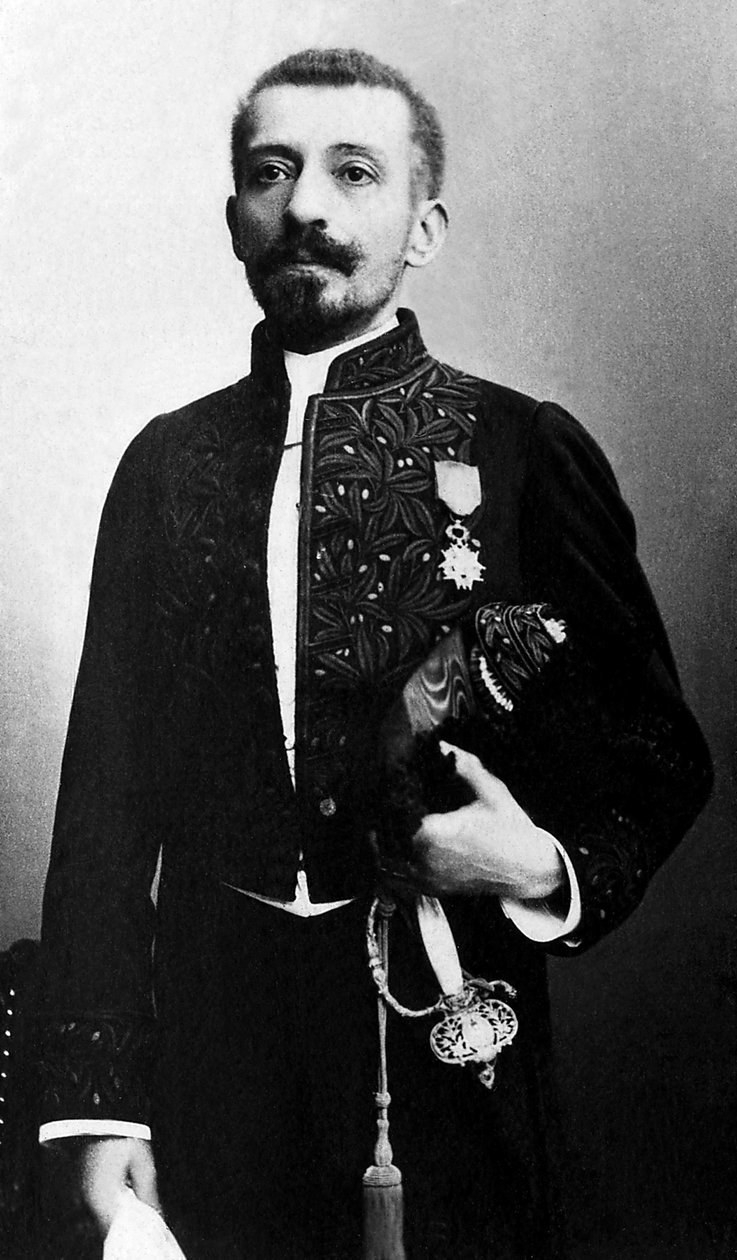 Portræt af Pierre Loti (1850-1923), romanforfatter og officer i den franske flåde, i et akademisk kostume. af Unknown photographer