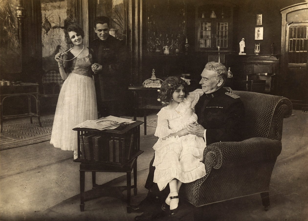 Portræt af skuespillerinden Cecyl Tryan på settet til filmen "Spirale della morte" fra 1918. af Unknown photographer
