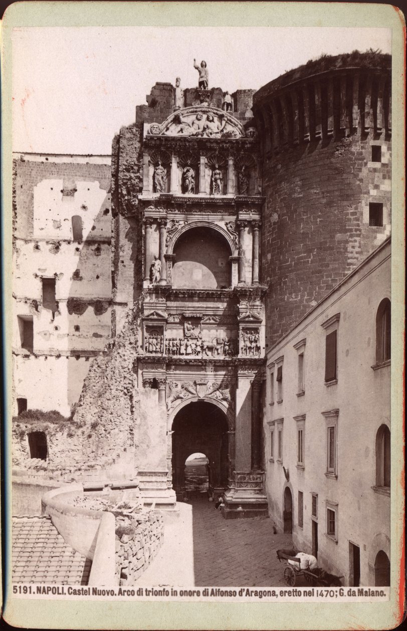 Triumfbuen på Castel Nuovo, Napoli, ca. 1880 (fotografi) af Unknown photographer