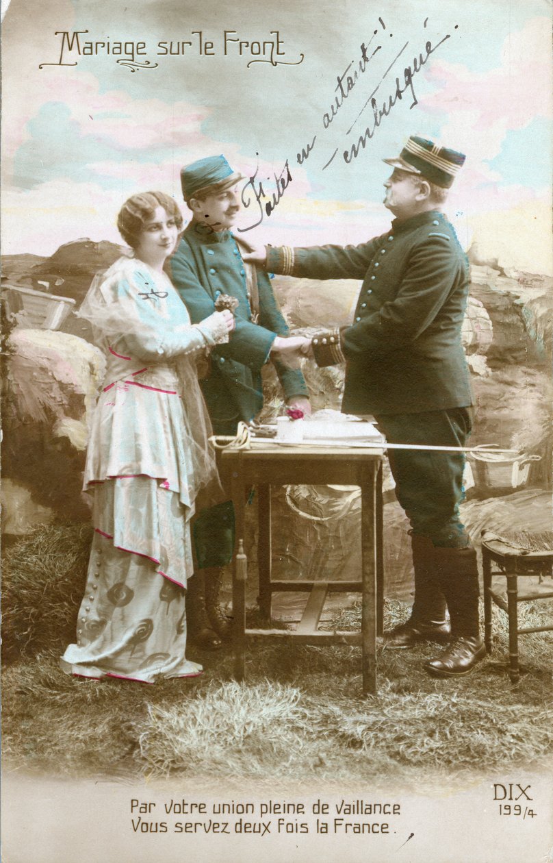 Postkort fra 1. verdenskrig, ægteskab på forsiden af en soldat (poilu) og en ung kvinde, militær hjælper, af en officer kvalificeret som bagholdsangreb. (foto) af Unknown photographer