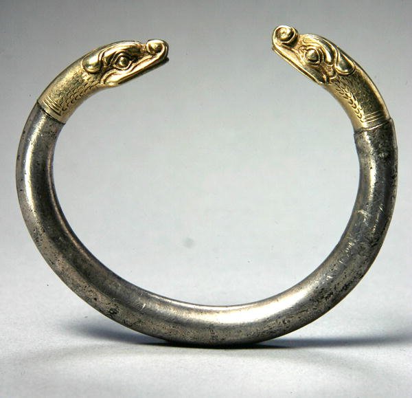 Armbånd (sølv og guld) af Urartian