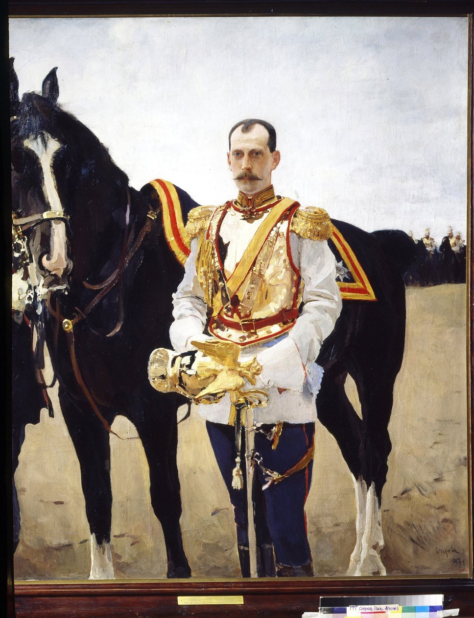 Portræt af storhertug Paul Alexandrovich af Rusland (1860-1919). (Portræt af storhertug Paul Alexandrovich af Rusland). I uniformen af ​​en officer af kavaleriet i den kejserlige russiske hær, nær hans hest. Maleri af Valentin Alexandrovich Serov ( af Valentin Aleksandrovich Serov
