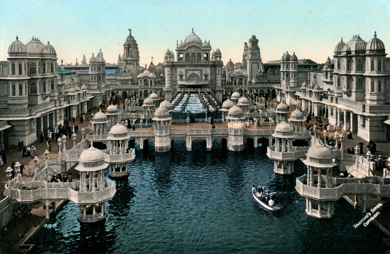 Court of Honour, Imperial International Exhibition, London, 1909. af Valentine and Sons Ltd