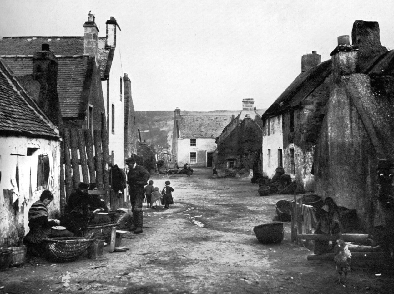 I fishertown, Cromarty, Skotland, 1924-1926. af Valentine and Sons Ltd