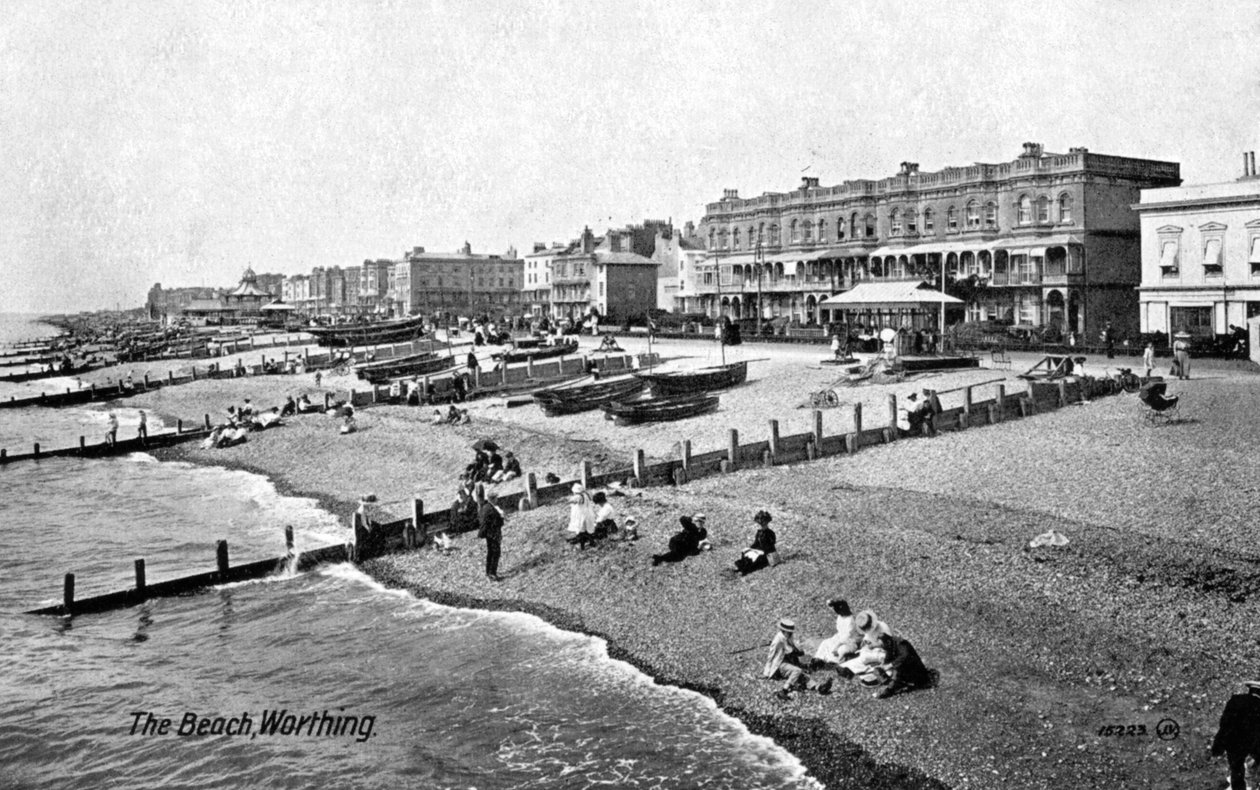 Stranden ved Worthing, West Sussex, 1917. af Valentine and Sons Publishing Co