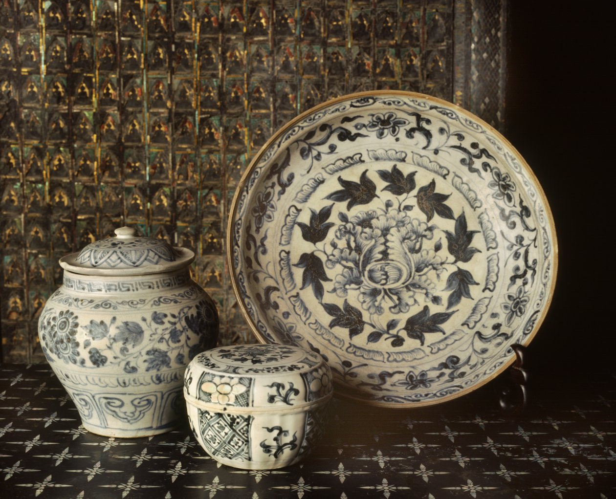Blåt og hvidt porcelæn fra Annam, 15. til 16. århundrede (keramik) af Vietnamese School