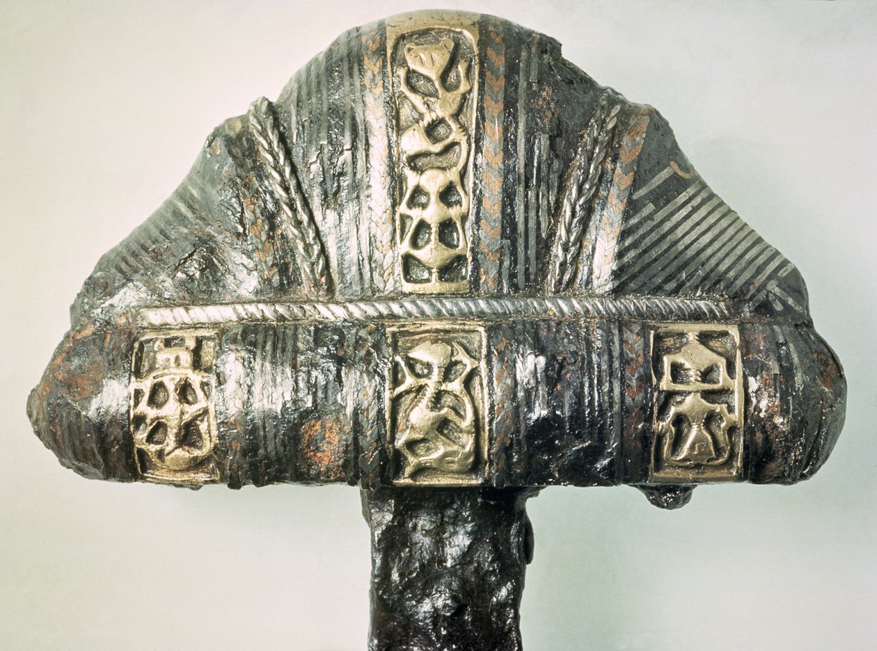 Detalje af et sværdgreb med stemplet dekoration (messing og jern) af Viking