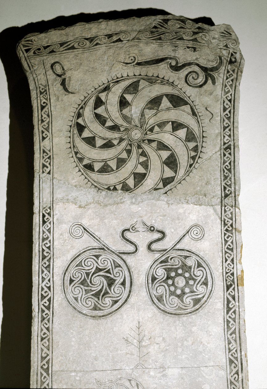 Runesten med solsymbol, 7.-8. århundrede af Viking