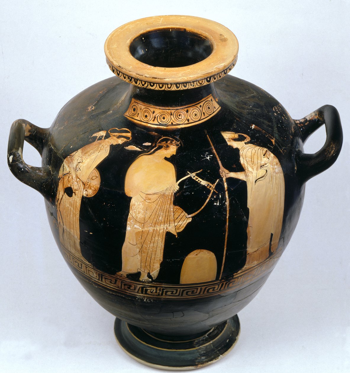 Attisk rødfigur hydria med Artemis, Apollo og Leto, 460-450 f.Kr. (ler) af Villa Giulia Painter attr. to Villa Giulia Painter attr. to
