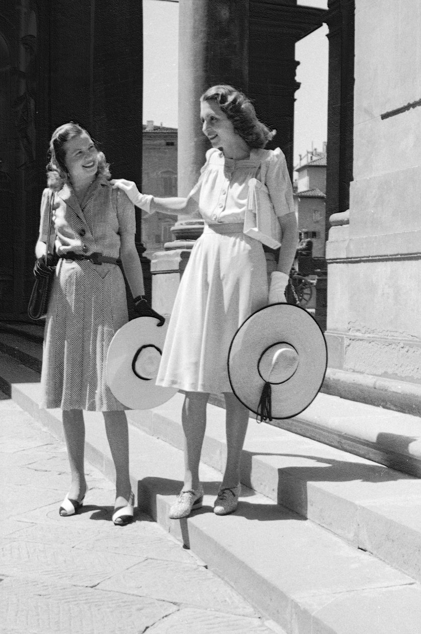 Modeller under en fotosession i Firenze, 2.-3. juni 1941 (s/h-foto) af Vincenzo Balocchi