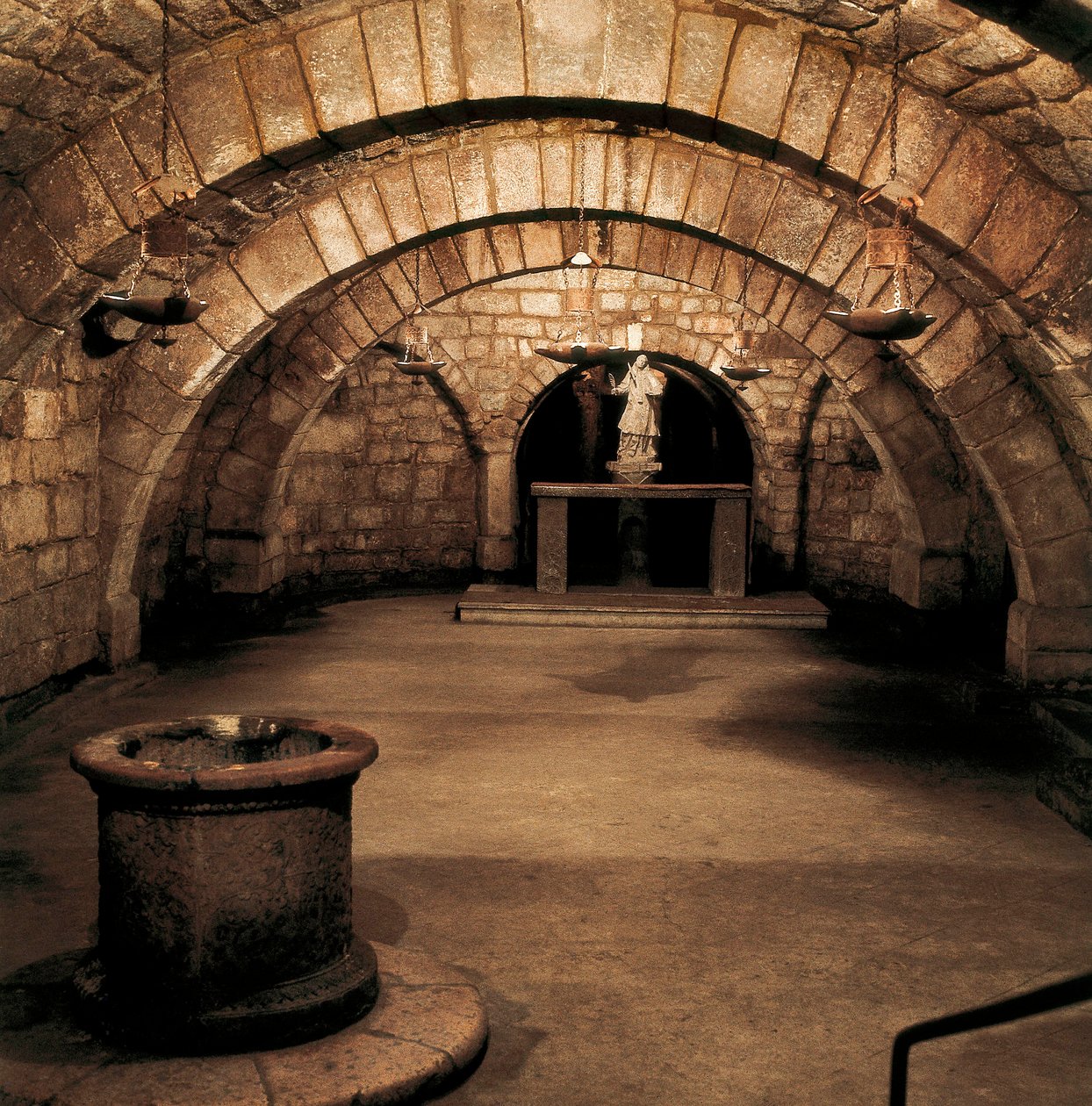 Crypt of Saint Antolin, katedralen i Palencia, Spanien, 7. århundrede (foto) af Visigothic