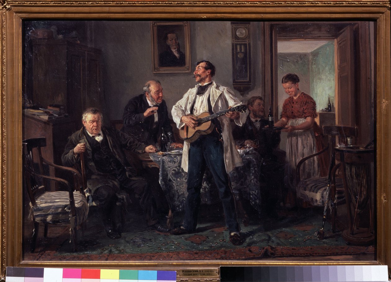 Venner. Samlet omkring et bord i en stue lytter de til en guitarist, der synger, mens en kvinde bringer dem en ny flaske vin. Maleri af Vladimir Yegorovich Makovsky (Makovsky, Makovskij) (1846-1920), olie på t. af Vladimir Egorovic Makovsky