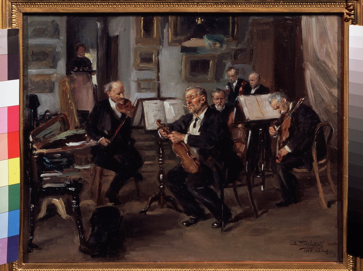 Musikalsk aften. Musikere forbereder sig på at give en koncert, de stemmer deres instrumenter mellem instrumentkasser og partiturer. Maleri af Vladimir Yegorovich Makovsky Makovsky (Makovsky, Makovskij) (1846-1920), olie s af Vladimir Egorovic Makovsky