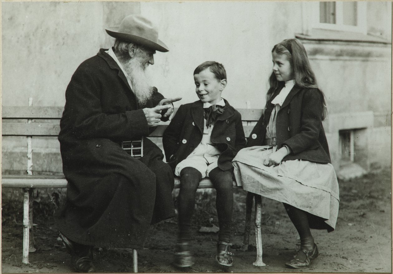 Leo Tolstoy med børnebørnene Leo og Sofia, 1909 af Vladimir Grigorievich Chertkov