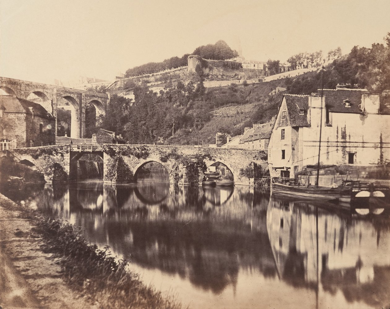 Port de Dinan, Bretagne, 1856. af WA Mansell