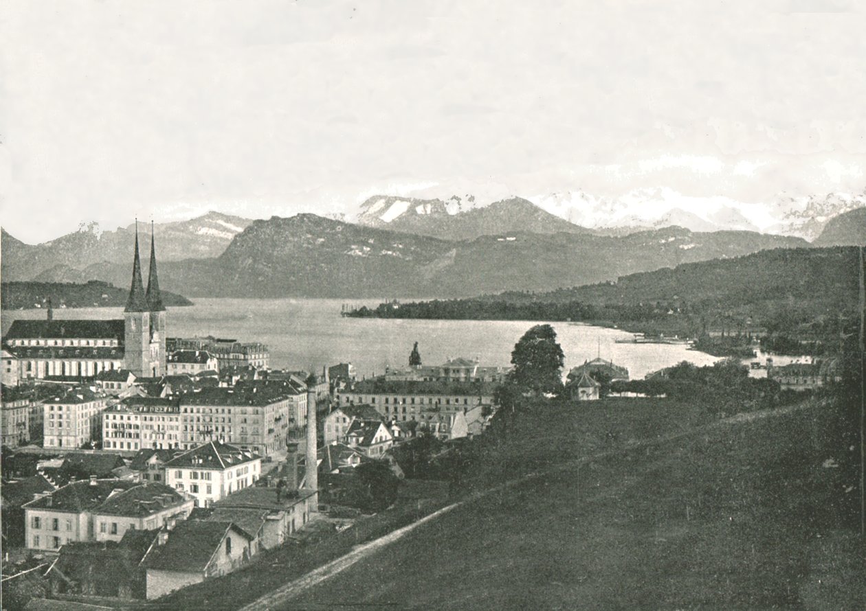 Udsigt over Luzern og dets bjerge, Schweiz, 1895. af W and S Ltd