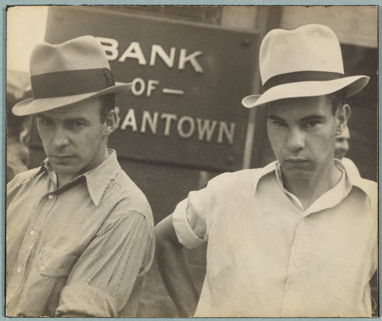 Ansigter på hovedgaden / Gadebillede, Morgantown, West Virginia af Walker Evans