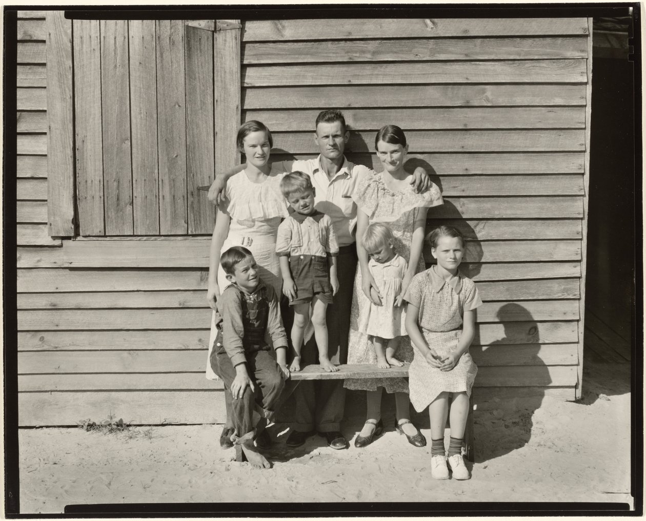 Pedelfamilie, Hale County, Alabama / Burroughs-familien, Hale County, Alabama af Walker Evans