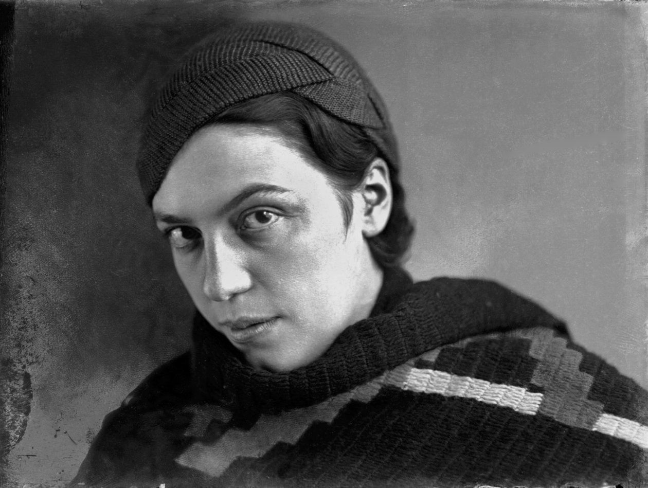Portræt af Anita Pittoni, ca. 1940 (s/h-foto) af Wanda Wulz