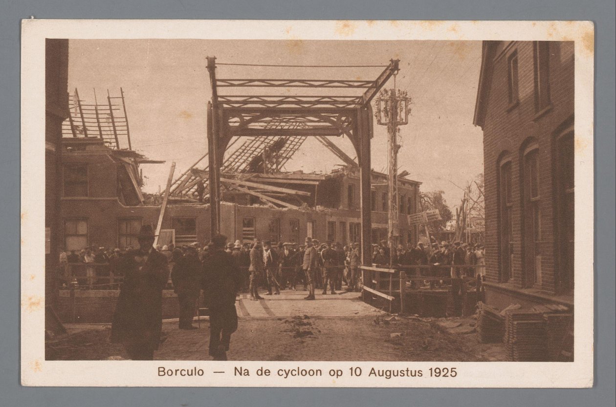 Borculo -- Efter cyklonen den 10. august 1925 af Weenenk and Snel