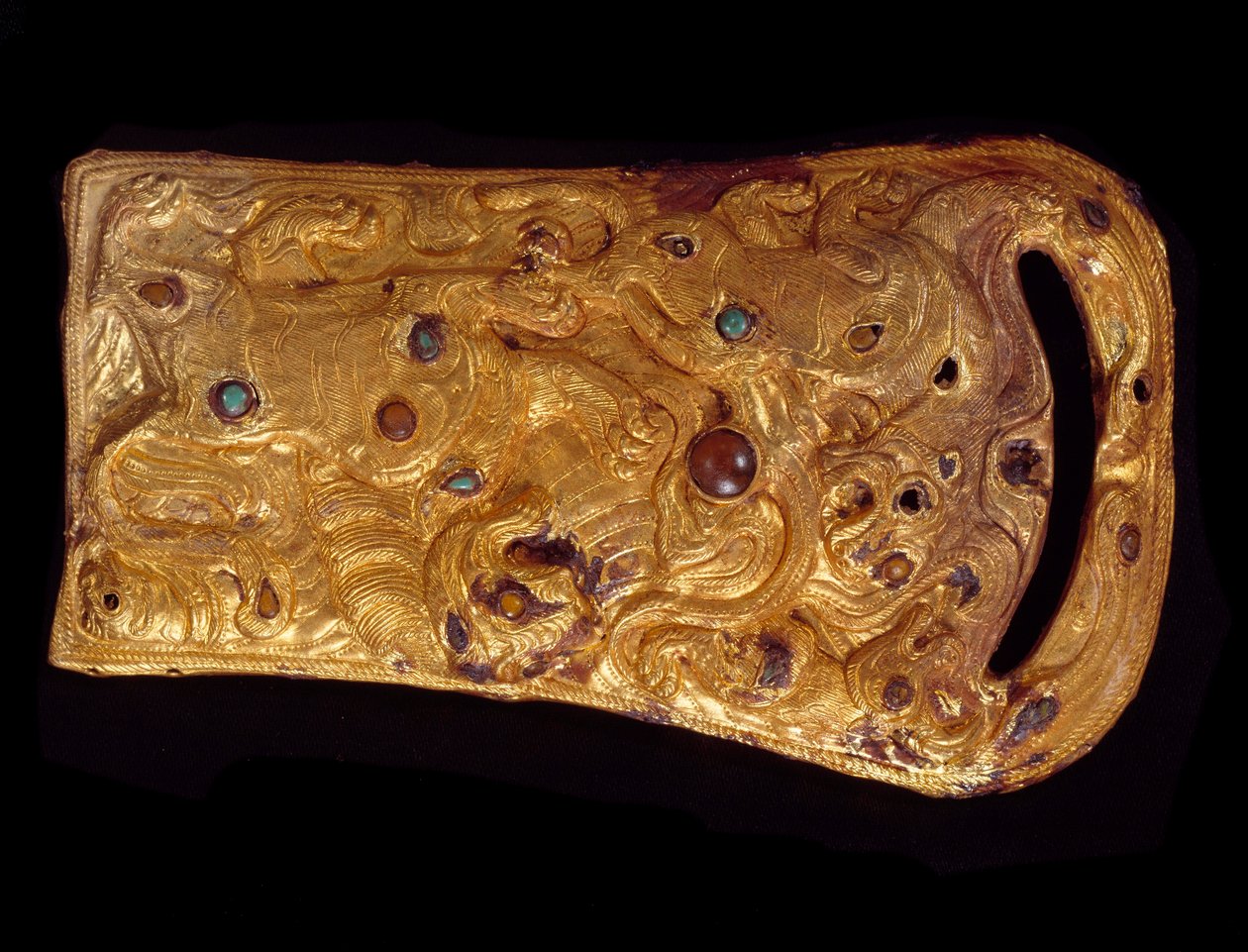 Kinesisk kunst: guld bæltespænde indlagt med ædelsten. Det vestlige Han-dynasti (206 f.Kr.-25 e.Kr.). Paris, Cernuschi-museet af Western Han Dynasty Chinese School