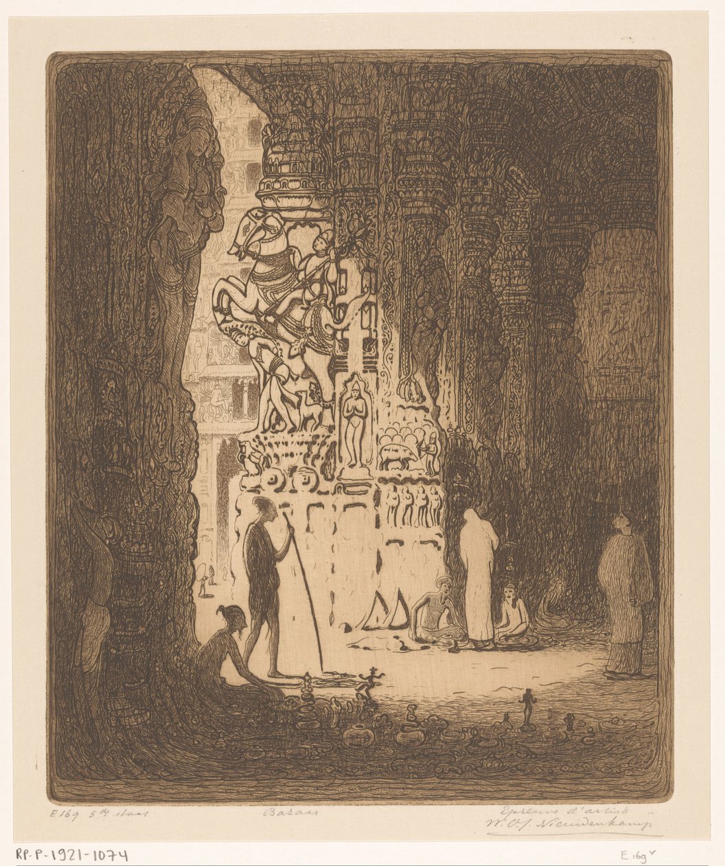 Skulpterede søjler i en basar i Madurai Bazaar, Madura (original titel) af Wijnand Otto Jan Nieuwenkamp (signed by artist)