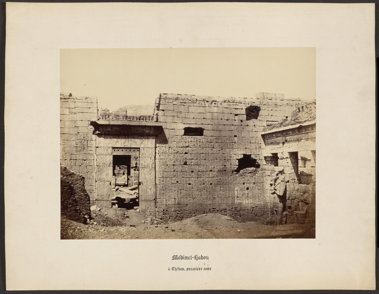 Medinet-Habou, a Theben, premiere cour af Wilhelm Hammerschmidt